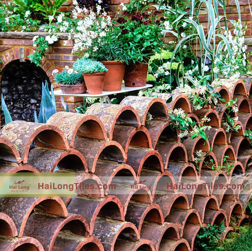 ngói địa trung hải trang trí sân vườn