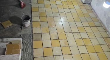 gạch men hoàng thổ