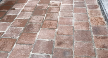 gạch cổ Bát Tràng lát sân