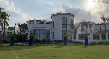 Biệt thự biển lợp ngói Địa Trung Hải