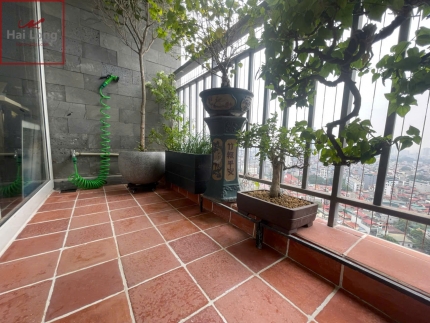 gạch lát ban công chung cư