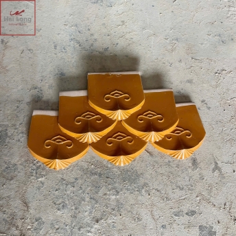 ngói hài cổ tráng men vàng